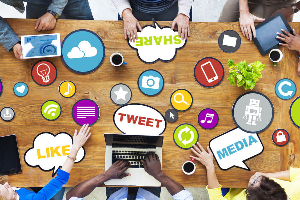 5 Factors to Consider When Hiring a Social Media Agency