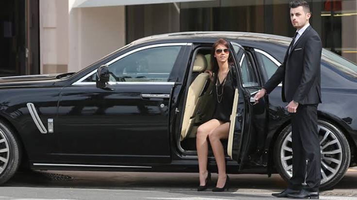 What Makes A Private Chauffeur A VIP?